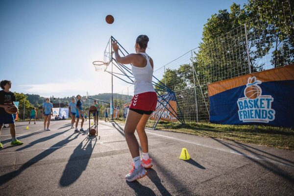 Basket-Friends-Kamp-2.deo-120