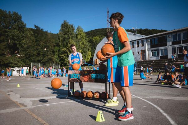 Basket-Friends-Kamp-2.deo-135